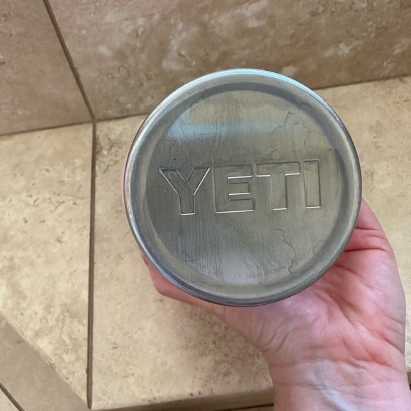 Yeti Rambler 30 ounce Tumbler with mag slider lid limited edition pink - Picture 7 of 11